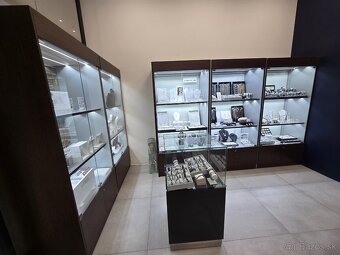 Presklenne podsvietene led vitriny, predajne pulty a skrinky - 4