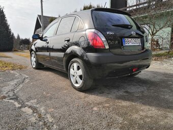 Kia Rio 1.5 CRDi 81KW 2007 - 4