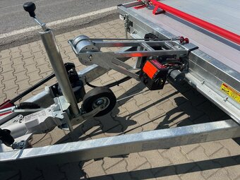 Predám trojnápravový vozík autoprepravník 3,5 T - 4