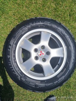 215 65 R16 Mitsubishi - 4