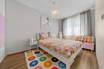 Predáme dizajnový 2 izbový byt v projekte Jégého alej III. - 4