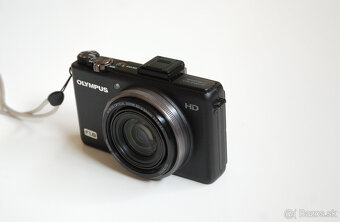 Olympus XZ-1 ....F1.8 - 4