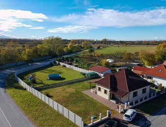 Vidiecky dom na krásnom pozemku v Trávnikoch - 4