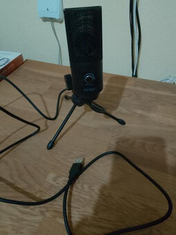 Mikrofón pre zaciatocnikov l  NOVY - 4