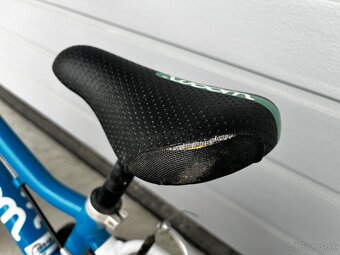 predám modrý bicykel WOOM 2 - 4
