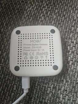 Predám termostatické smart hlavice Zigbee Moes + gateway - 4