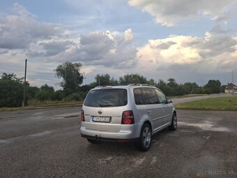 Volkswagen Touran - 4