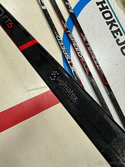 UPLNE NOVA PROFI HOKEJKA CCM JETSPEED FT6 SR SIGMATEX - 4