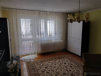 Na predaj veľký 3 izbový tehlový byt na Solivare s vlastným - 4