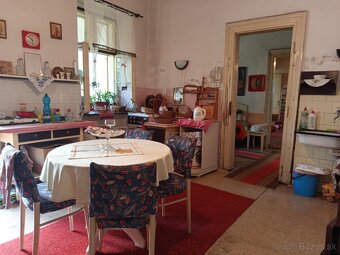 NA predaj rodinný dom v úplnom centre mesta LEvice - 4