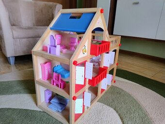 Drevenný domček pre bábiky Play Tive Junior - 4