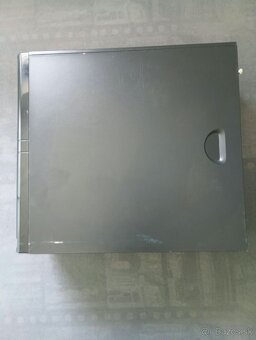 PC skrinka s psu - 4