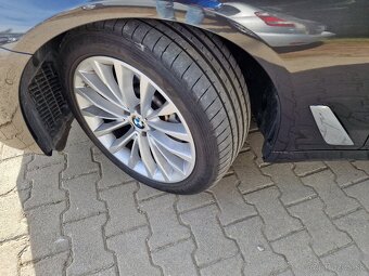 BMW 530i mHEV xDrive A/T8 252k Luxury (benzín) - 4
