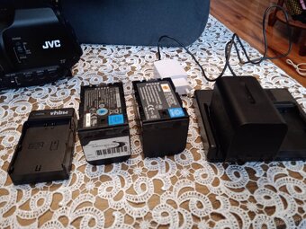 predam Videokameru JVC, GY hm 600 - 4