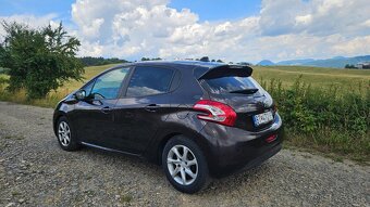 Peugeot 208 1,4 eHDi - 4