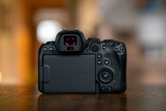 Canon EOS R6 - 4