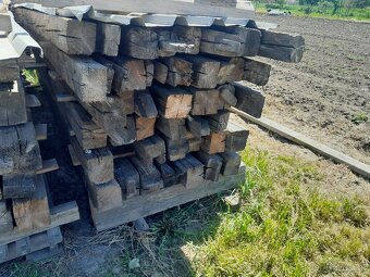 Predám staré smrekové kresané hranoly - 4