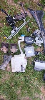 Predam nahradne diely na octavia 2 - 4