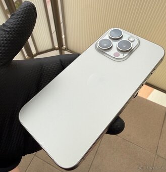 iPhone 15 Pro 512 GB - 4