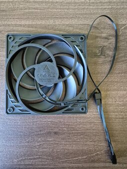 ARCTIC P12 Slim PWM PST - 4
