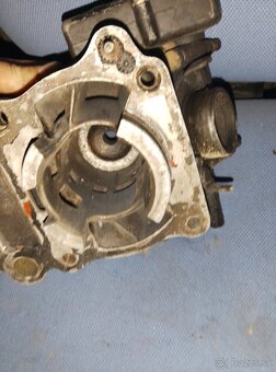 Rozpredám motor cagiva125 +niake dieli - 4