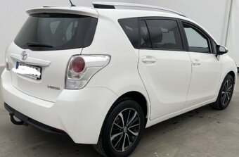 TOYOTA VERSO - 4