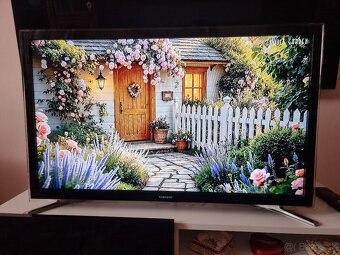 Predám SMART LED TV SAMSUNG UE32F4500AW HD - 4