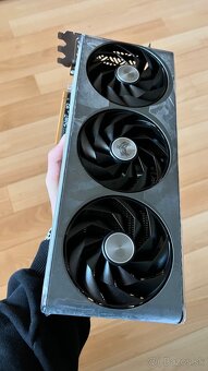 SAPPHIRE NITRO+ AMD Radeon RX 7900 XTX Vapor-X 24G - 4