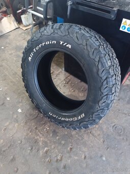 All terrain 245 65 r17 - 4