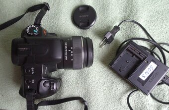 Predám dig. zrkadlovku SONY ALPHA A200 - komplet - 4