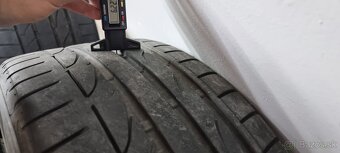 Predám 4xletné pneumatiky Bridgestone 235/40r19 - 4