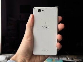 Sony Xperia Z1 compact biely - 4