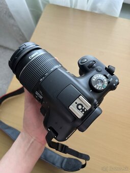 Canon EOS 2000D - 4