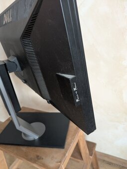 Dell monitor uhlopriecka 55cm - 4