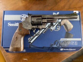Revolver Smith & Wesson Model 29 - 4