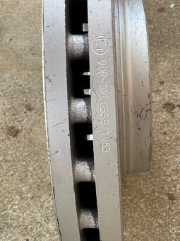 Predam nepoužite 2x BOSCH Brzdový kotúč 0 986 479 D40 - 4