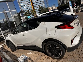 Toyota C-HR vo vybave GR sport r. 2022, hybrid - 4