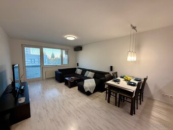 Na predaj priestranný 2 izbový byt v Ružinove s parkovaním - 4