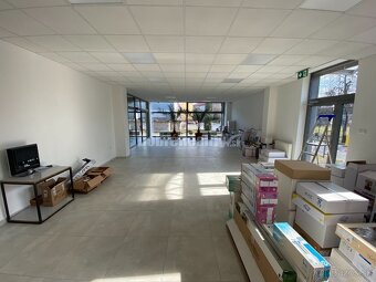 Na prenájom  pekný obchodný priestor o rozlohe 110 m2 v Rima - 4