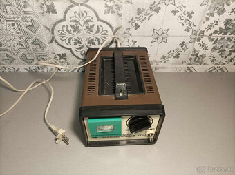 Ruská nabíjačka autobatérií - 4