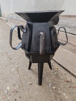 Stará piecka s 5 žehličkami - 4