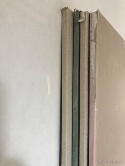 4 kusy sádrokartón ,paroizolacna fólia - 4