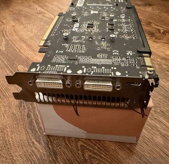 ASUS DCII TOP/2DI/1GD5 na náhradné diely - 4