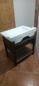 Kúpeľňová skrinka s umývadlom - 4