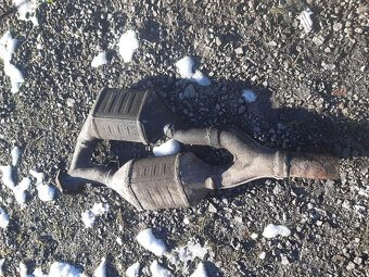 AUDI A8, S8 D2 - prodám výfuk + předkatalyzátory - 4