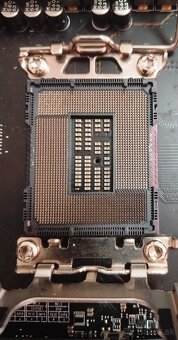 Predám HERNÚ základnú dosku socket 1700... - 4