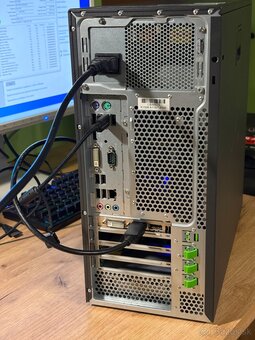 Fujitsu W410, i5, 8GB RAM, NVIDIA Quadro 2000 - 4