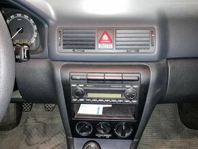 Škoda Octavia Combi 1.6 Classic - 4