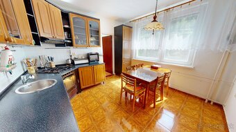 Na predaj 3-izbový byt priamo v centre mesta Trenčín, ulica  - 4