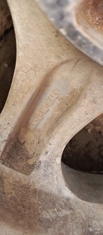 3 x hliníkové disky s 80% pneu 185/60 r 14 - 4